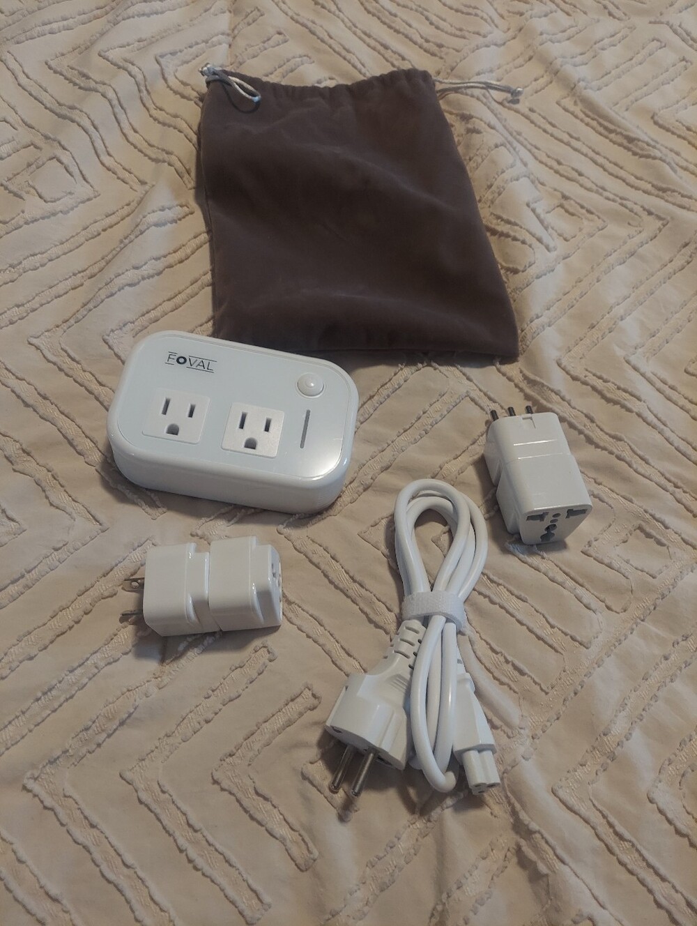 FOVAL Power Step Down Voltage Converter Universal International Travel Adapter S